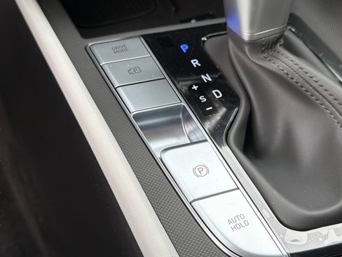 New 2026 Hyundai Elantra Limited FWD image 15