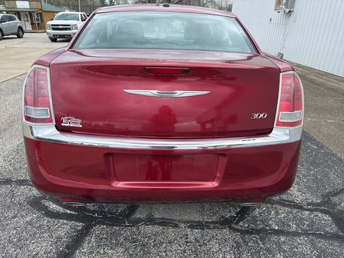 Used 2014 Chrysler 300 image 3