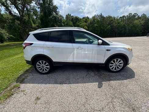 Used 2017 Ford Escape Titanium FWD image 9