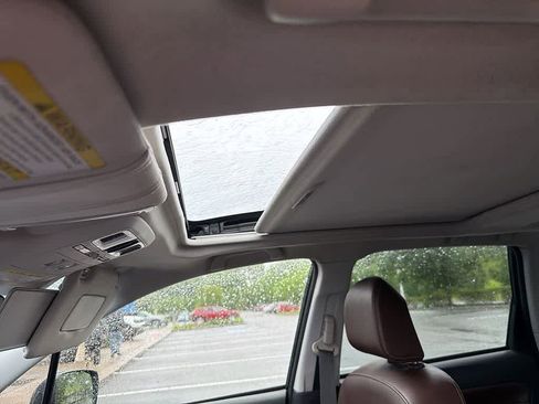 Used 2018 Subaru Forester 2.5i Touring AWD/4WD image 18