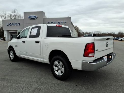 Used 2022 RAM 1500 Classic SLT image 4