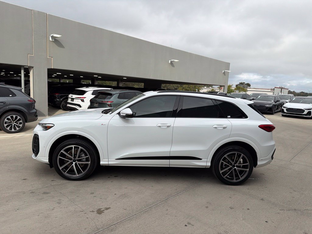 Used 2026 Audi Q5 Premium Plus w/ Premium Plus AWD/4WD image 14
