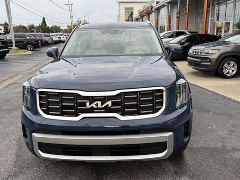 Used 2025 Kia Telluride S FWD image 7