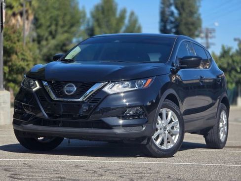 Used 2021 Nissan Rogue Sport S image 23
