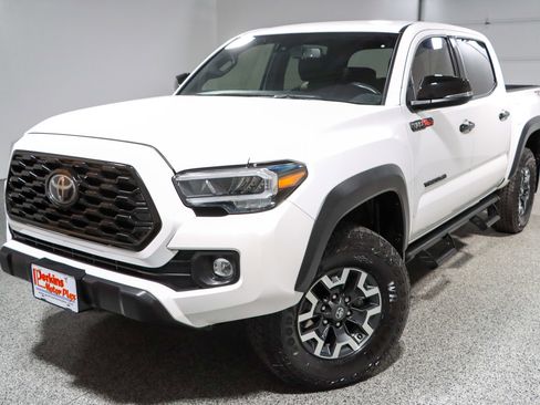 Used 2023 Toyota Tacoma TRD Off-Road AWD/4WD image 32