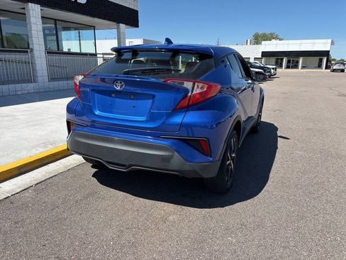 Used 2019 Toyota C-HR XLE FWD image 7