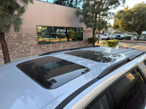 Used 2018 Chevrolet Traverse Premier w/ Redline Edition image 19