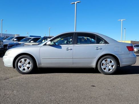 Used 2010 Hyundai Sonata GLS image 2