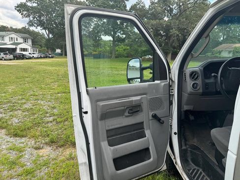 Used 2012 Ford E-350 and Econoline 350 Super Duty image 16