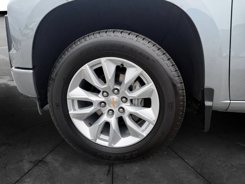 Used 2026 Chevrolet Silverado 1500 Custom AWD/4WD image 14
