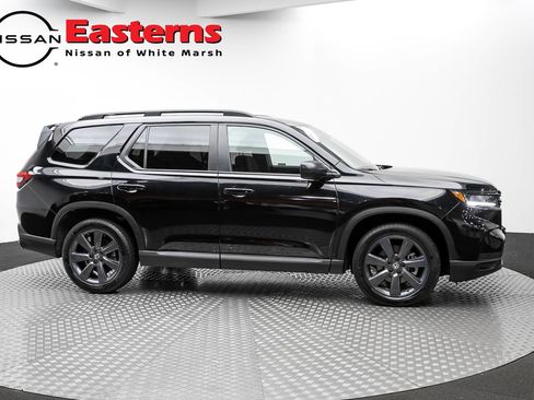 Used 2023 Honda Pilot Sport image 4