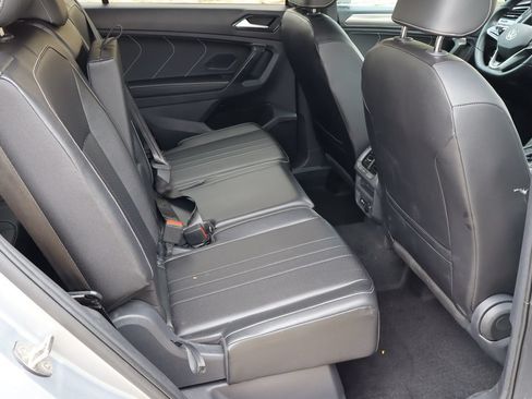 Used 2024 Volkswagen Tiguan SE R-Line w/ MDO Package, Three-Row FWD image 19