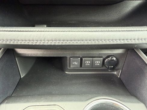 Used 2021 Toyota Highlander XSE AWD/4WD image 24