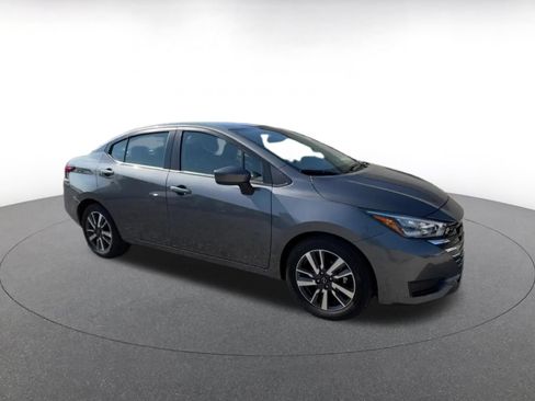 Used 2025 Nissan Versa SV FWD image 2