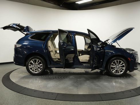 Used 2023 Buick Enclave Avenir w/ Avenir Technology Package AWD/4WD image 11