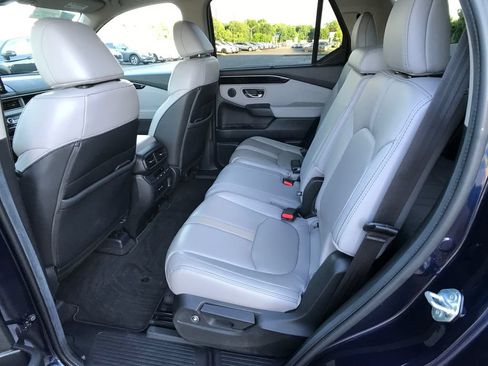 Certified 2024 Honda Pilot Touring image 9
