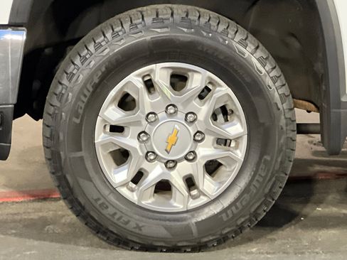 Used 2024 Chevrolet Silverado 2500 LT image 26