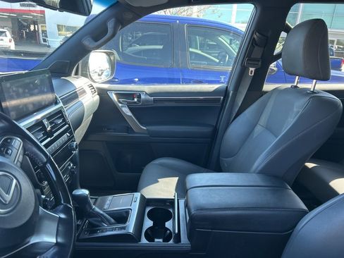 Used 2022 Lexus GX 460 Premium w/ Premium Package image 12