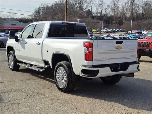 Used 2022 Chevrolet Silverado 2500 High Country w/ Safety Package II image 3
