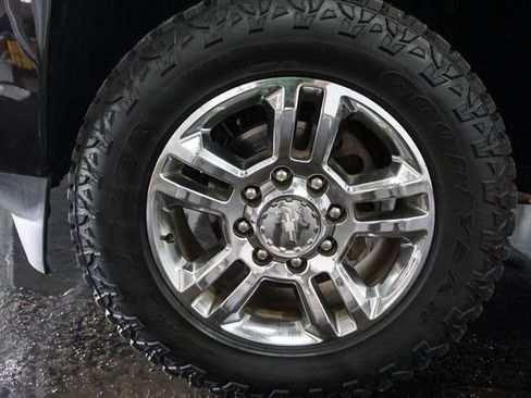 Used 2018 Chevrolet Silverado 2500 High Country w/ Duramax Plus Package AWD/4WD image 6