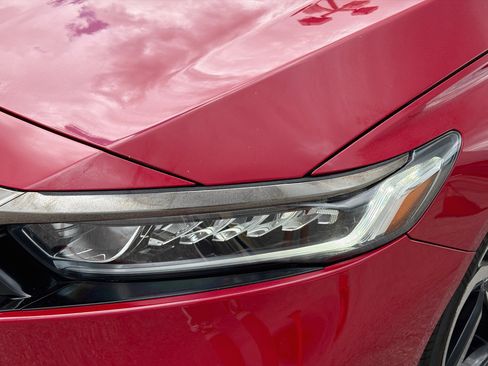 Used 2019 Honda Accord Sport image 9