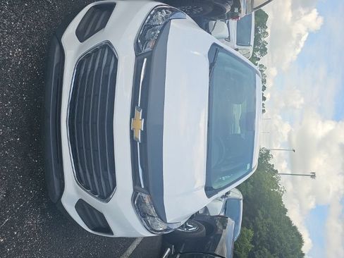 Used 2020 Chevrolet Trax LS FWD image 2