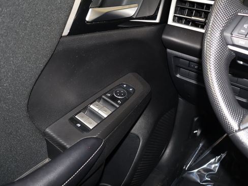 Used 2024 Mitsubishi Outlander ES image 31