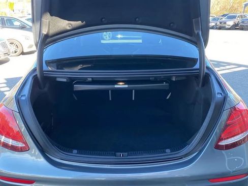 Used 2017 Mercedes-Benz E 300 4MATIC image 6