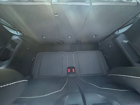 Used 2022 Volkswagen Tiguan SE image 39