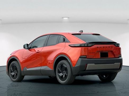 New 2026 Subaru Uncharted Premium FWD image 4
