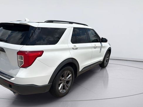 Used 2023 Ford Explorer XLT w/ Equipment Group 202A RWD image 6
