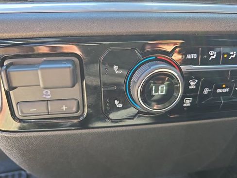 Certified 2025 Chevrolet Silverado 2500 LT w/ Convenience Package image 21