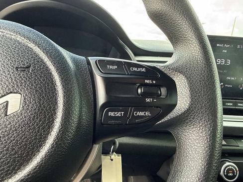 Used 2022 Kia Rio S image 30