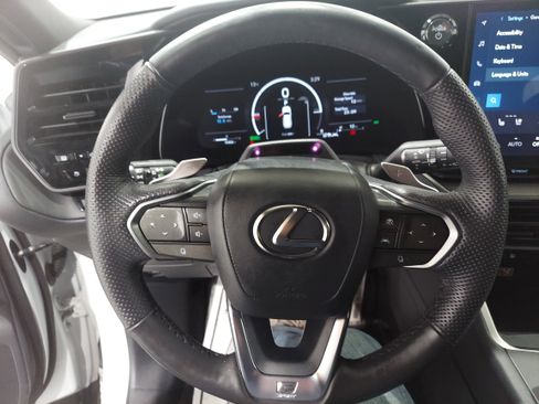 Used 2024 Lexus TX 500h AWD image 10