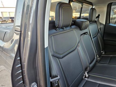 Used 2025 Ford Maverick Lobo AWD/4WD image 15