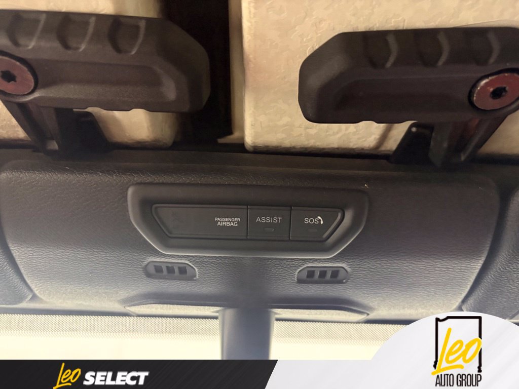 Used 2020 Jeep Gladiator Rubicon w/ Dual Top Group AWD/4WD image 18