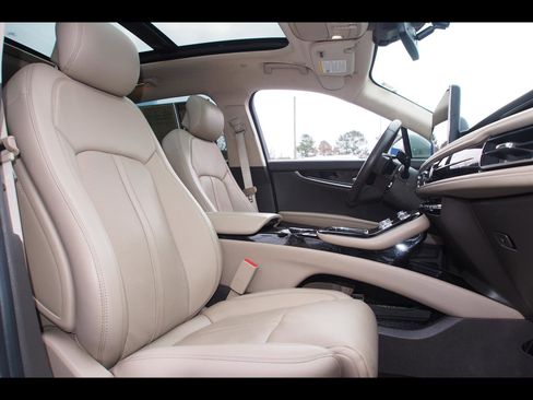 Used 2021 Lincoln Nautilus Reserve w/ Equipment Group 201A image 11