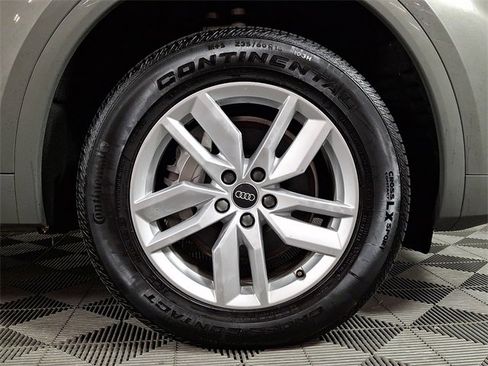 Used 2023 Audi Q5 2.0T Premium w/ Convenience Package image 11