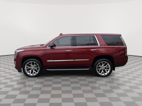 Used 2017 Cadillac Escalade Luxury AWD/4WD image 6