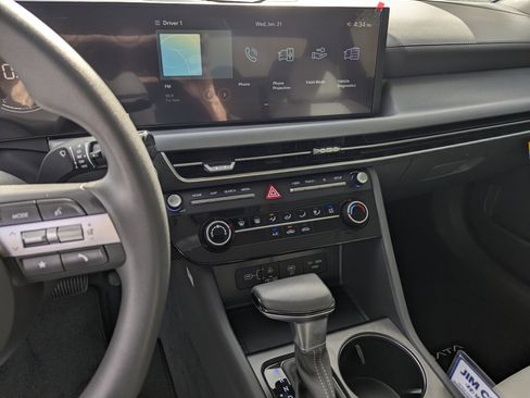 Certified 2025 Hyundai Sonata SE image 10