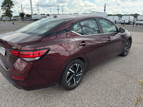 Used 2024 Nissan Sentra SV FWD image 2