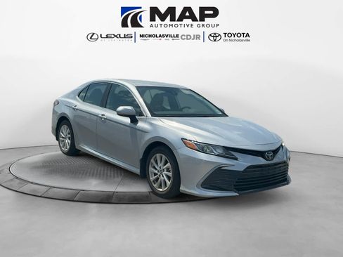 Used 2023 Toyota Camry LE AWD/4WD image 7