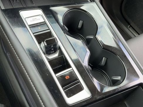 Used 2025 Volkswagen Atlas SE image 27