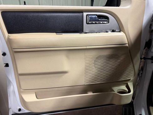 Used 2016 Ford Expedition XLT AWD/4WD image 11