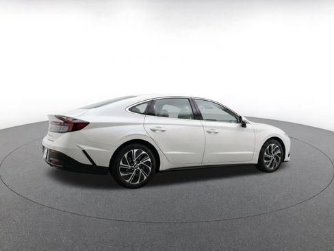Used 2026 Hyundai Sonata Blue FWD image 9
