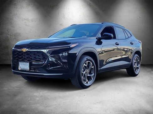 New 2026 Chevrolet Trax LT w/ Driver Confidence Package FWD image 5
