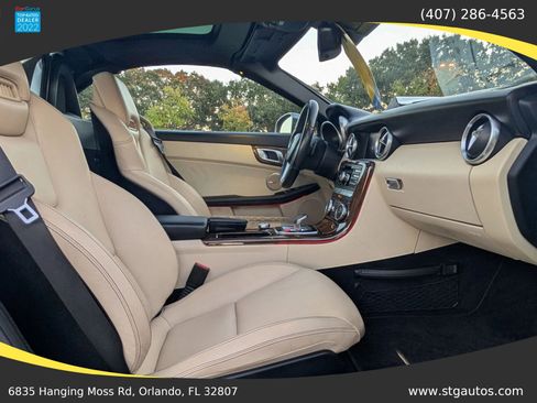 Used 2016 Mercedes-Benz SLK 300 image 18