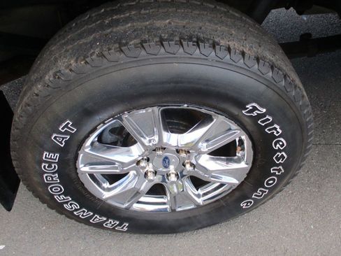 Used 2017 Ford F150 XLT w/ Equipment Group 302A Luxury image 14