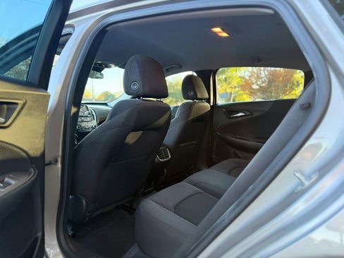 Used 2025 Chevrolet Malibu LT FWD image 10