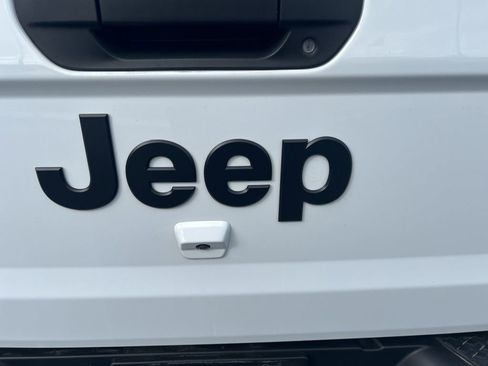 Certified 2020 Jeep Gladiator Sport w/ Quick Order Package 24S image 26